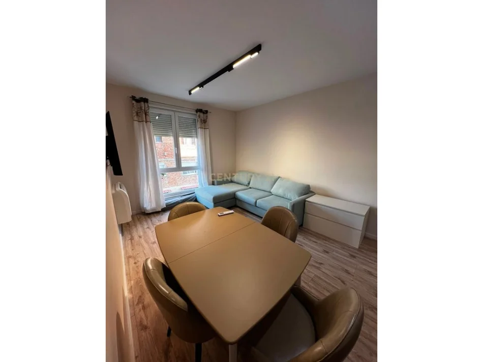 Tirane, jepet me qera apartament 1+1 Kati 2, 60 m² 700 € (Tregu Elektrik)