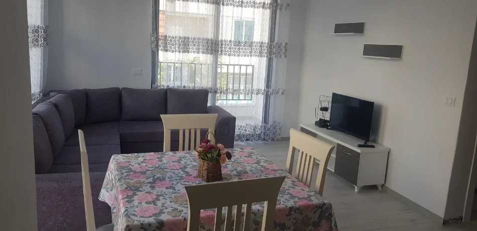 Tirane, jepet me qera apartament 1+1 Kati 2, 61 m² 40.000 Lek(Bar Sorriso Astir)