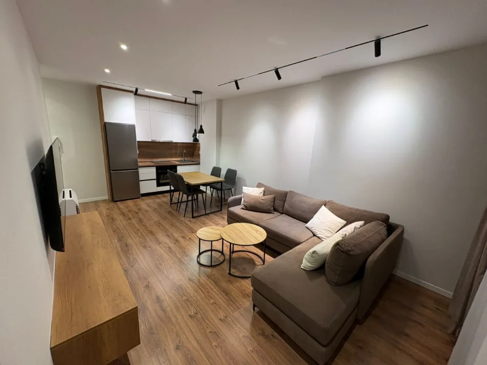 Tirane, jepet me qera apartament 1+1 Kati 2, 63 m² 600 € (Kompleksi AURA, Rruga Dritan Hoxha, Zogu Zi- Laprakë, Tiranë)