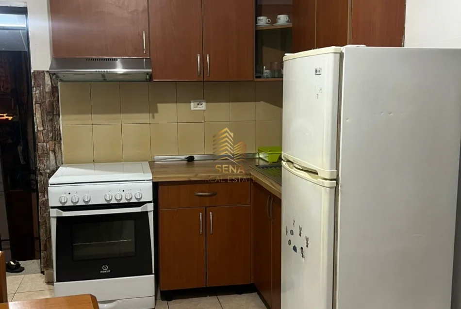 Tirane, jepet me qera apartament 1+1 Kati 2, 65 m² 350 € (5 Maji)