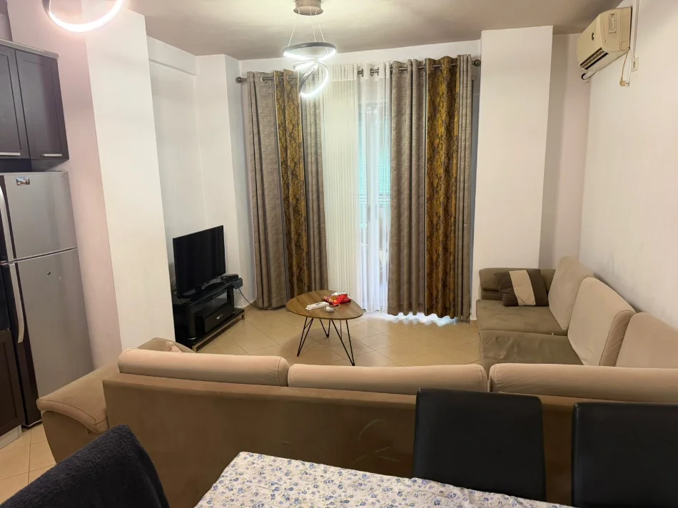 Tirane, jepet me qera apartament 1+1 Kati 2, 65 m² 350 € (Supermarket Spar 2 ne Fresk)