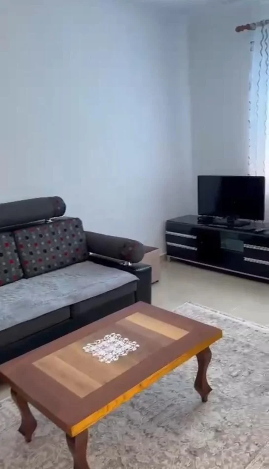 Tirane, jepet me qera apartament 1+1 Kati 2, 65 m² 400 € (Shkolla e Bashkuar)