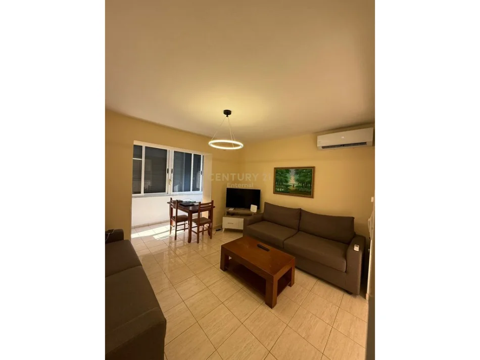 Tirane, jepet me qera apartament 1+1 Kati 2, 65 m² 450 €