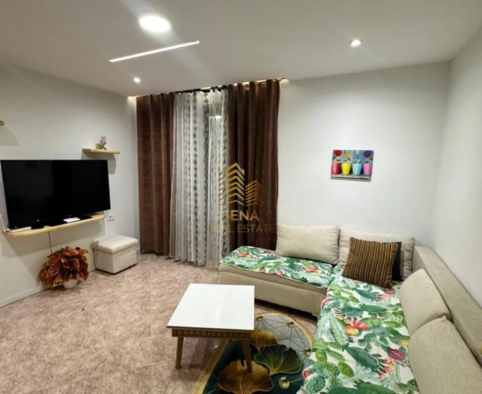 Tirane, jepet me qera apartament 1+1 Kati 2, 65 m² 500 € (Rruga Durresit)
