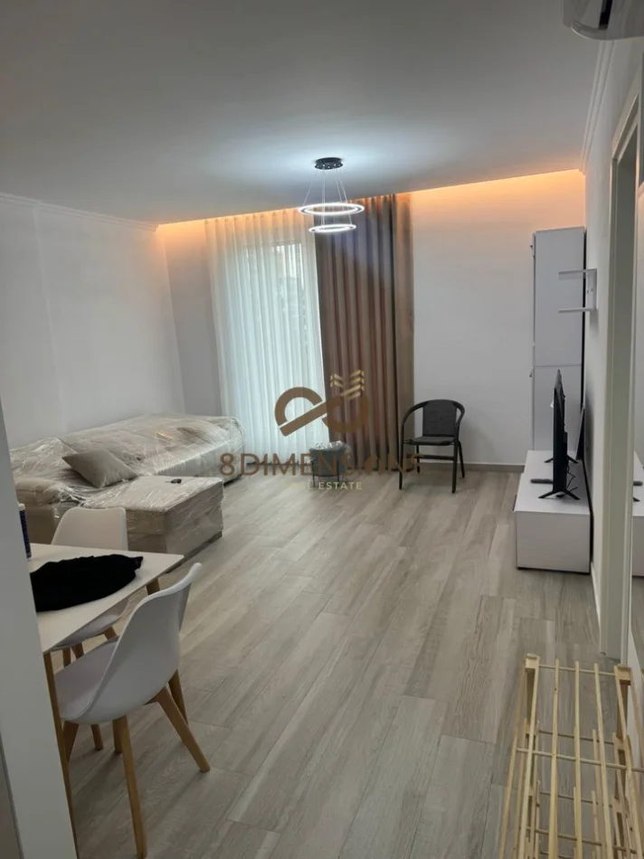 Tirane, jepet me qera apartament 1+1 Kati 2, 65 m² 600 € (Usluga Kompleks)