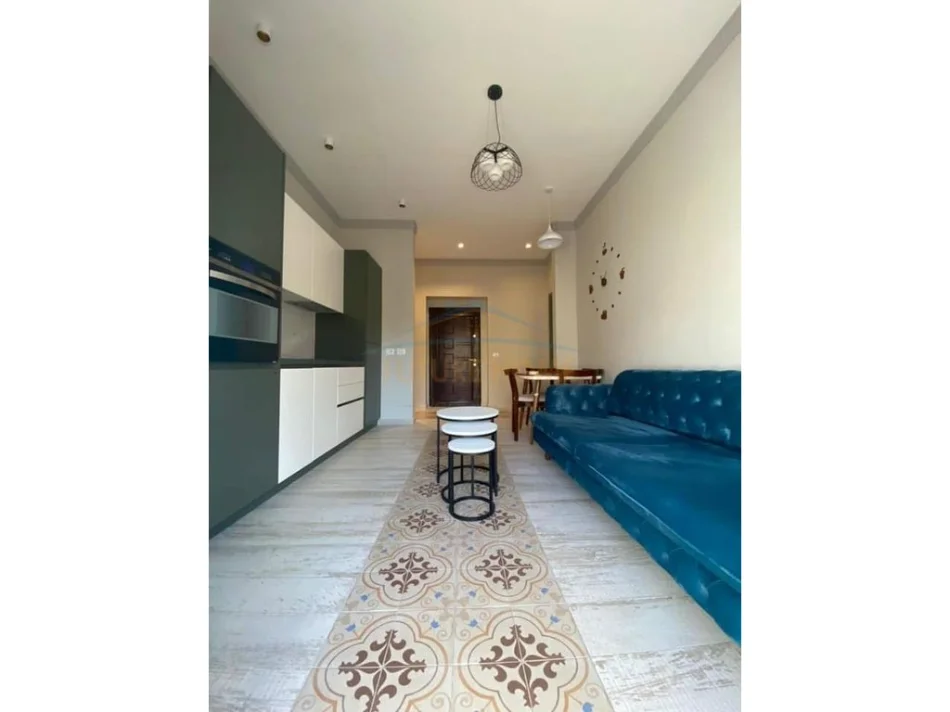 Tirane, jepet me qera apartament 1+1 Kati 2, 65 m² 700 € (RRUGA E DURRESIT)