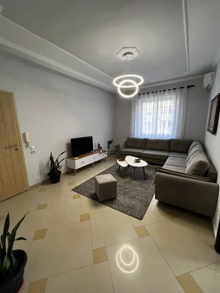 Tirane, jepet me qera apartament 1+1 Kati 2, 65 m² 700 € (RRUGA E ELBASANIT)