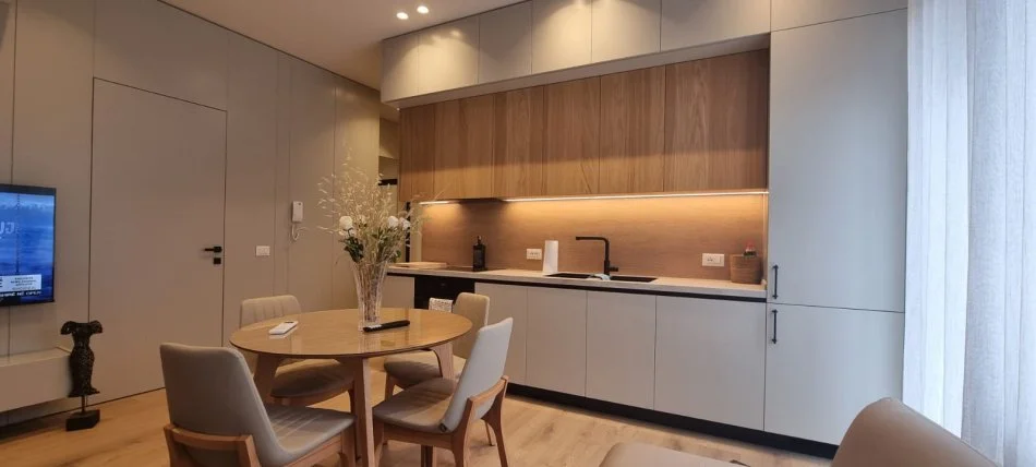 Tirane, jepet me qera apartament 1+1 Kati 2, 65 m² 800 € (KODRA E DIELLIT)