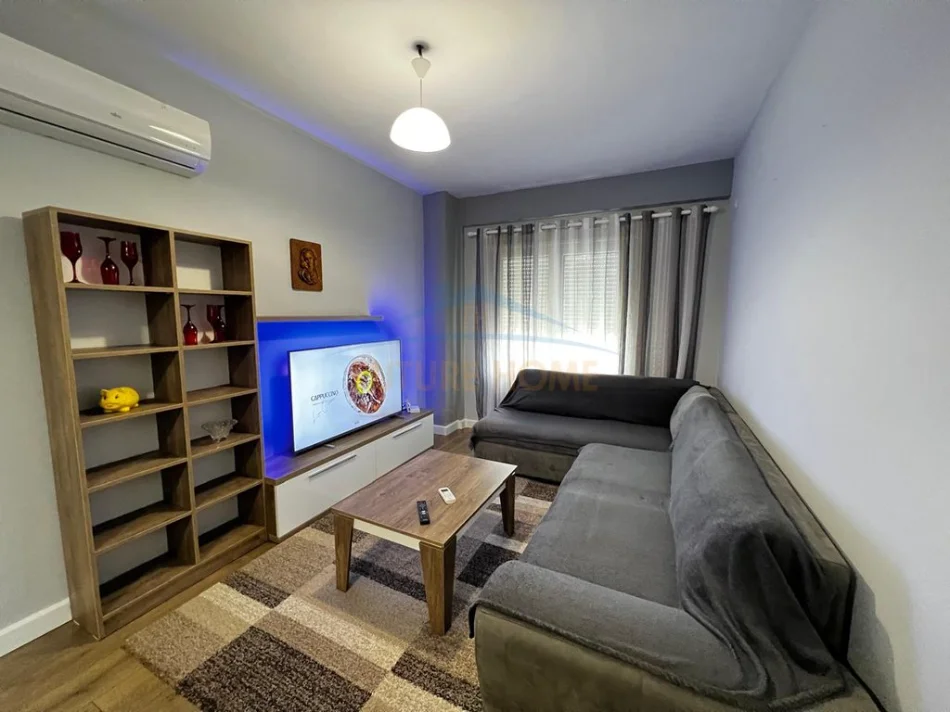 Tirane, jepet me qera apartament 1+1 Kati 2, 69 m² 550 € (kodra e diellit)