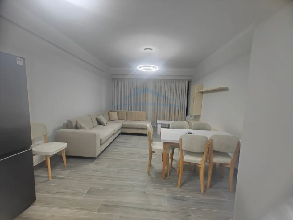 Tirane, jepet me qera apartament 1+1 Kati 2, 70 m² 500 €