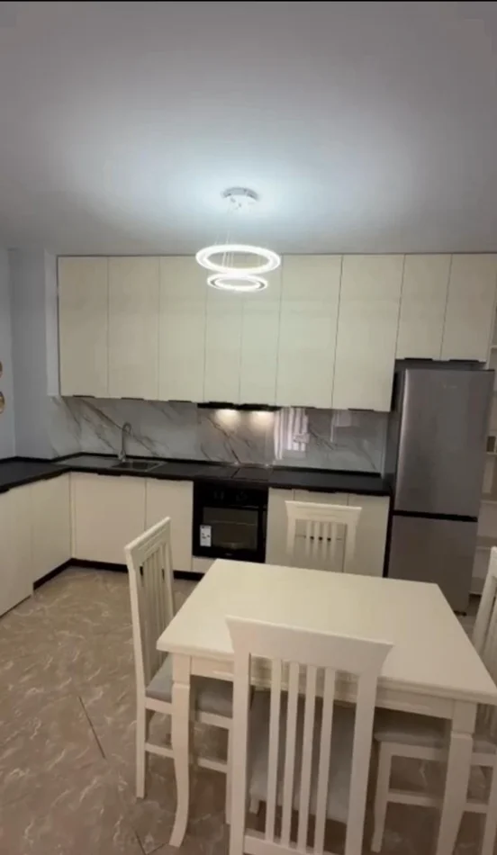 Tirane, jepet me qera apartament 1+1 Kati 2, 70 m² 500 € (KOMPLEKSI KOLOMBO)