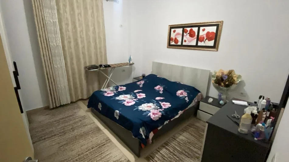 Tirane, jepet me qera apartament 1+1 Kati 2, 70 m² 500 € (Maji)