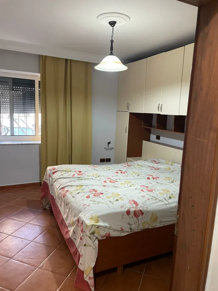 Tirane, jepet me qera apartament 1+1 Kati 2, 70 m² 500 € (XHAMIA E TABAKEVE)
