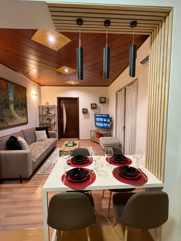 Tirane, jepet me qera apartament 1+1 Kati 2, 70 m² 550 € (Përball Delijorgjit)