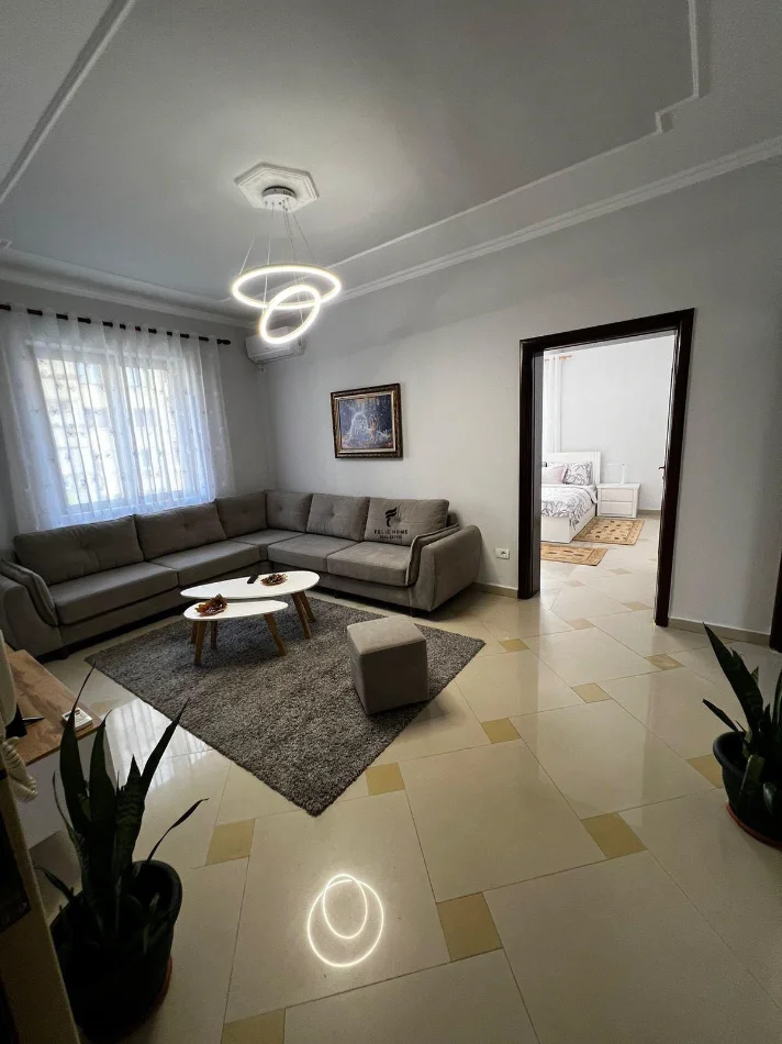 Tirane, jepet me qera apartament 1+1 Kati 2, 70 m² 600 € (RRUGA ELBASANIT)