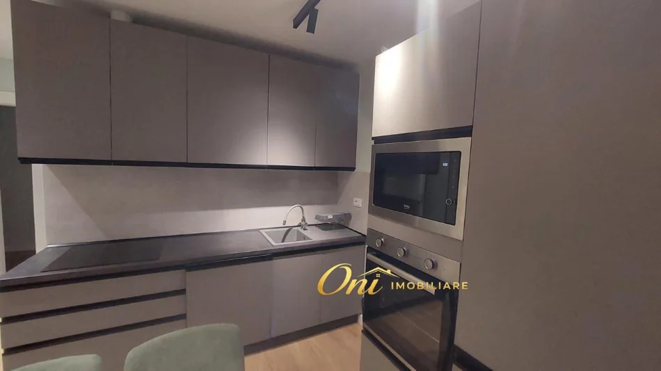 Tirane, jepet me qera apartament 1+1 Kati 2, 70 m² 700 € (KOMUNA E PARISIT)