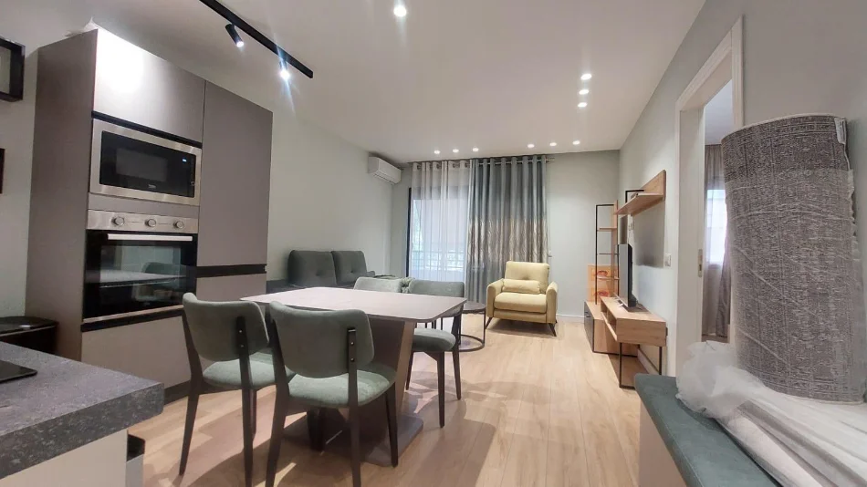 Tirane, jepet me qera apartament 1+1 Kati 2, 70 m² 740 € (Rruga Medar Shtylla)