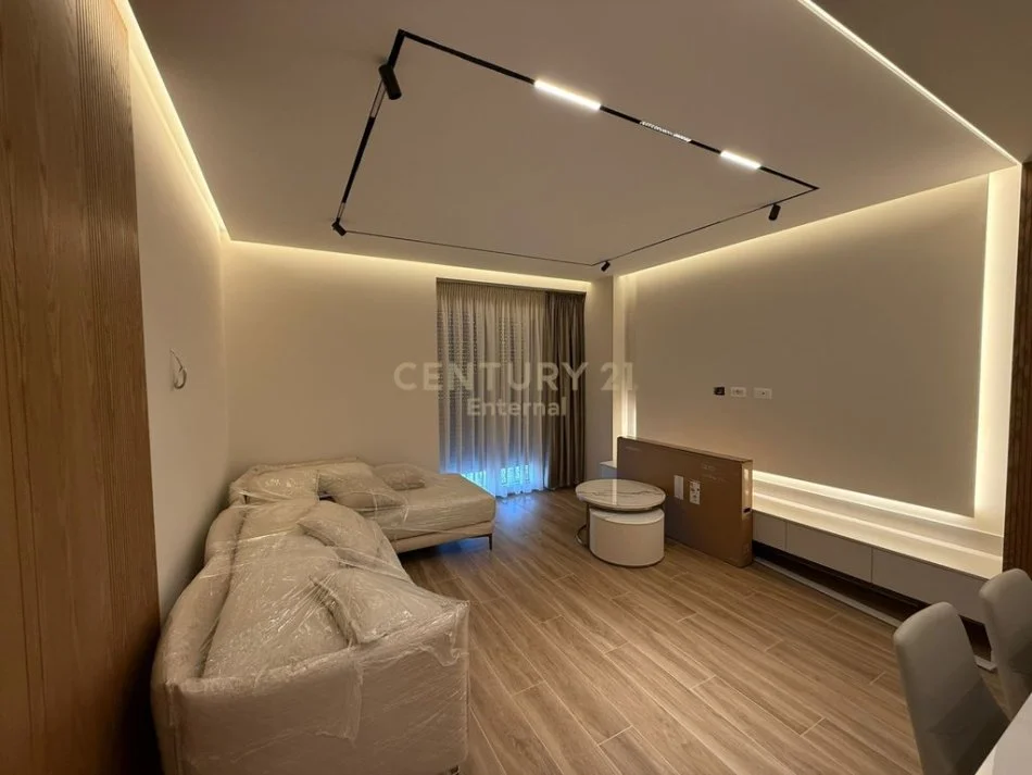 Tirane, jepet me qera apartament 1+1 Kati 2, 74 m² 650 €