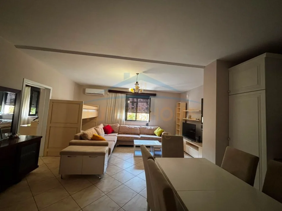 Tirane, jepet me qera apartament 1+1 Kati 2, 74 m² 750 € (Qëndër)