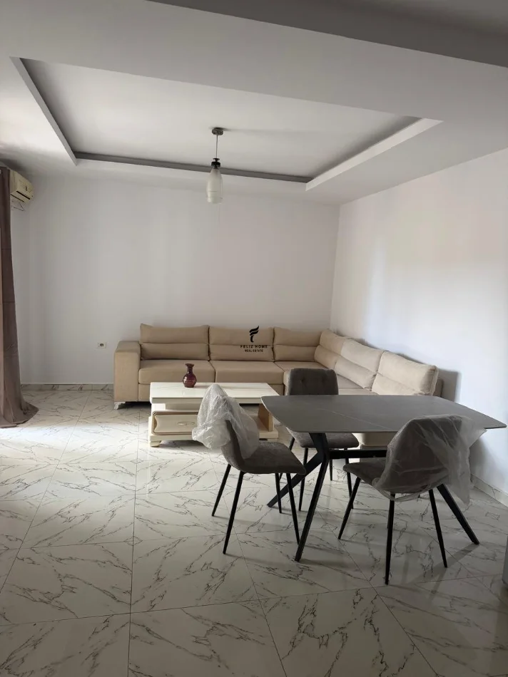 Tirane, jepet me qera apartament 1+1 Kati 2, 75 m² 500 € (RRUGA E KAVAJES)