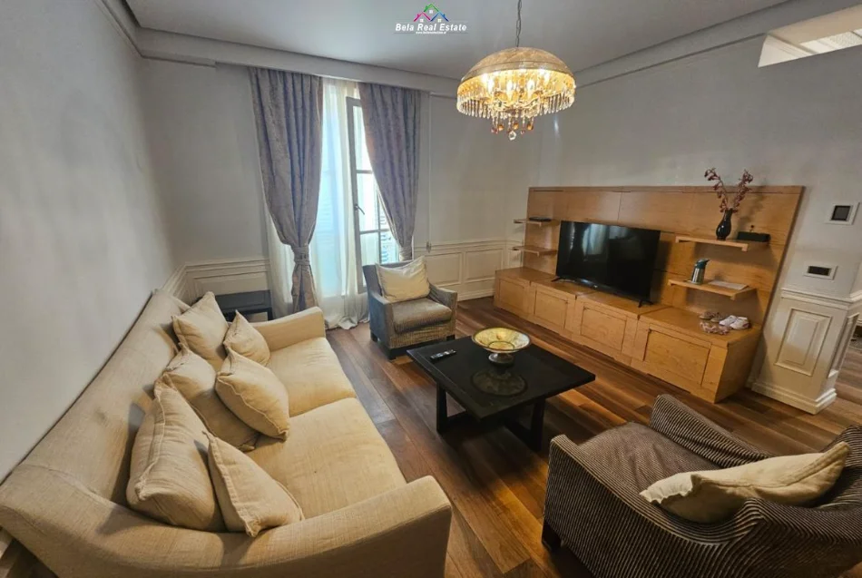 Tirane, jepet me qera apartament 1+1 Kati 2, 75 m² 700 € (prane Shkolles se Kuqe)