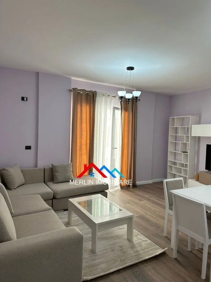 Tirane,jepet me qera apartament 1+1,Kati 2,76 m2, 680 EURO,(LIQENI I THATE)