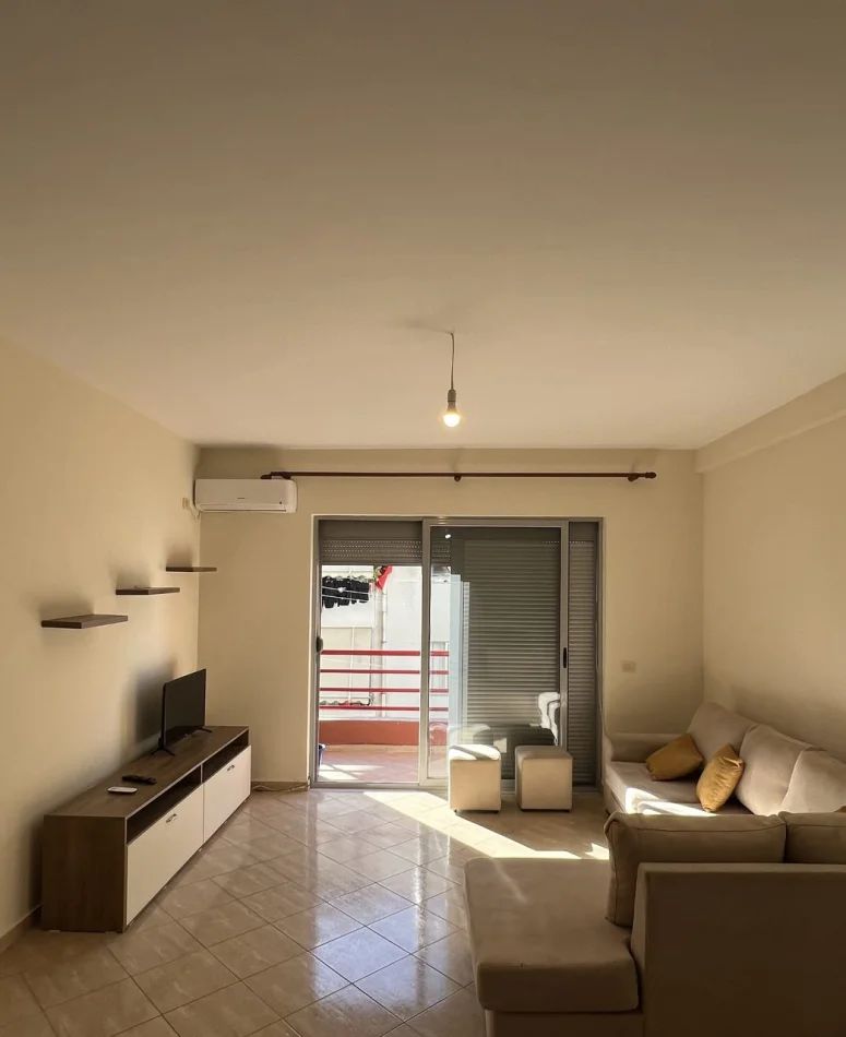 Tirane, jepet me qera apartament 1+1 Kati 2, 78 m² 450 € (Kodra e Diellit)
