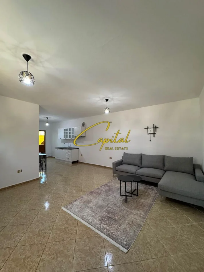 Tirane, jepet me qera apartament 1+1 Kati 2, 80 m² 400 € (MATERNITETI I RI)