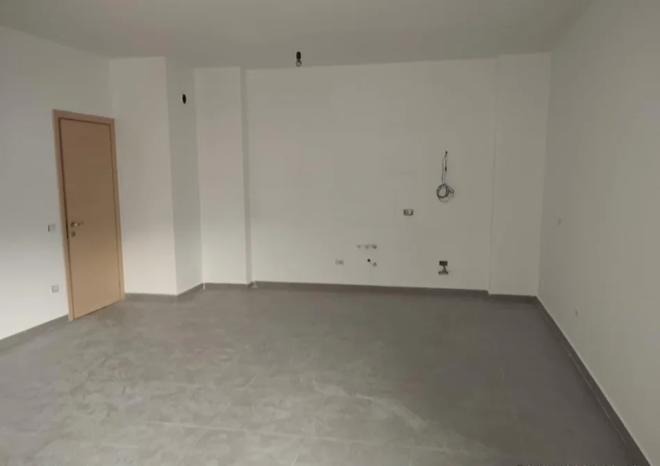 Tirane, jepet me qera apartament 1+1 Kati 2, 80 m² 500 € (Kinostudio)