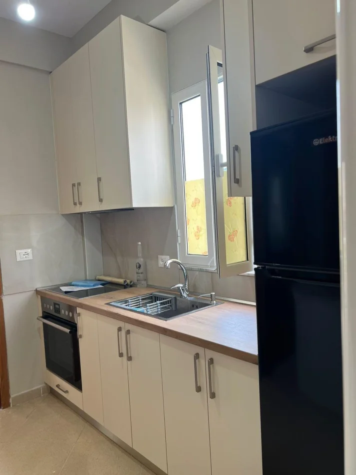 Tirane, jepet me qera apartament 1+1 Kati 3, 40 m² 370 € (Don Bosko)