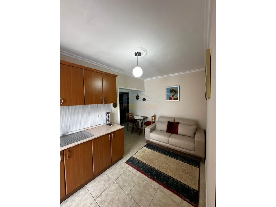 Tirane, jepet me qera apartament 1+1 Kati 3, 42 m² 450 € (RRUGA ELBASANIT , Mihal Grameno)