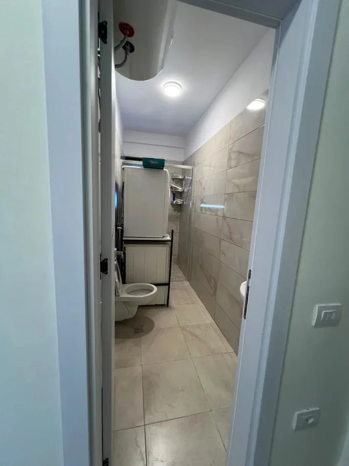 Tirane, jepet me qera apartament 1+1 Kati 3, 56 m² 750 € (Selvia)