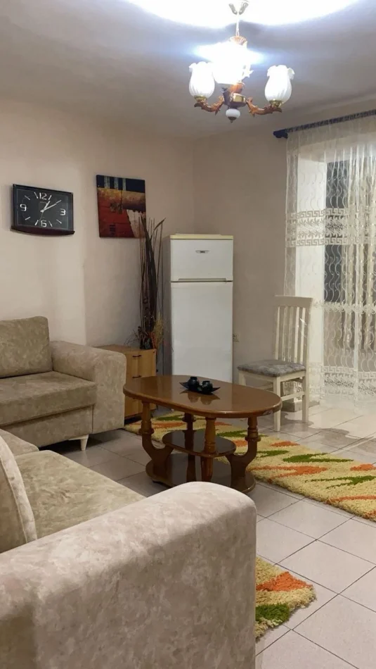 Tirane, jepet me qera apartament 1+1 Kati 3, 60 m² 400 € (Pediatria)