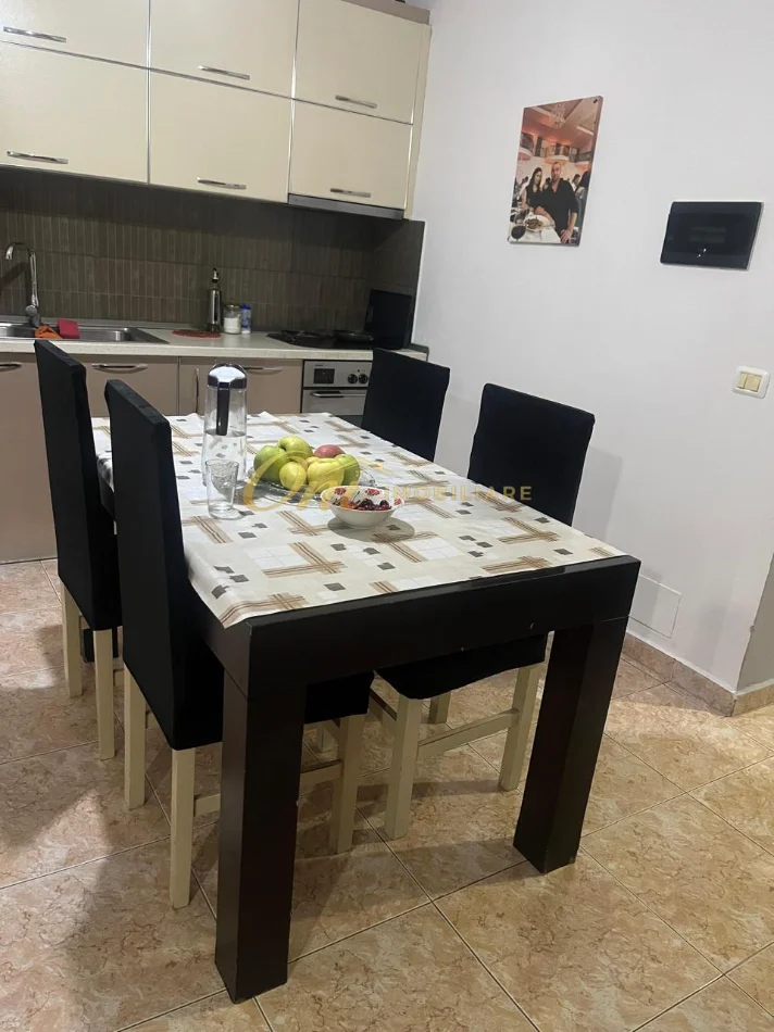 Tirane, jepet me qera apartament 1+1 Kati 3, 60 m² 420 € (ASTIR)