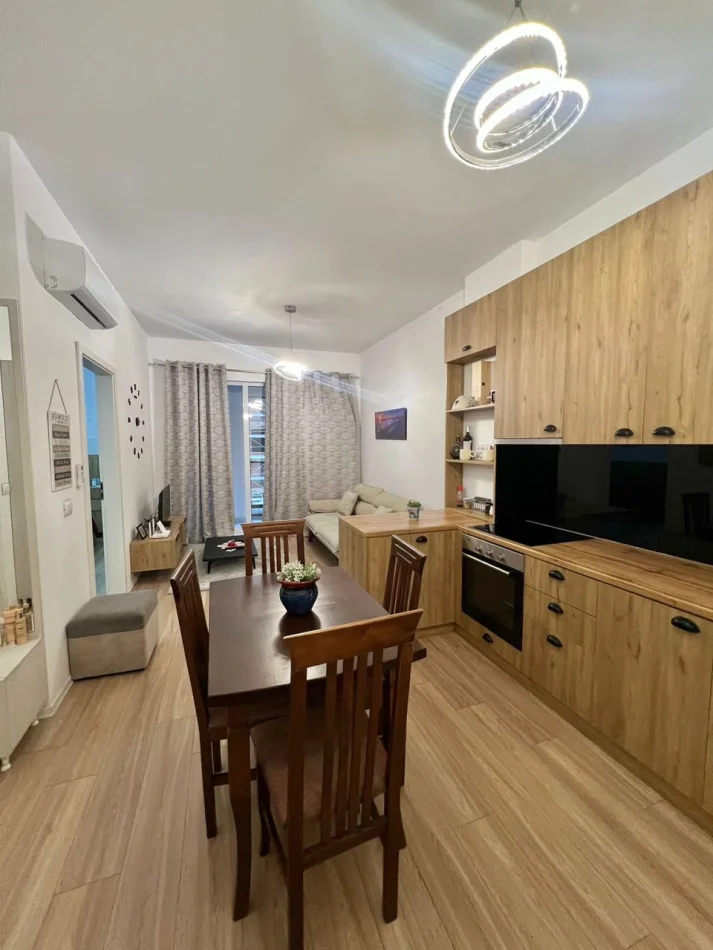 Tirane, jepet me qera apartament 1+1 Kati 3, 60 m² 450 € (Stacioni i Trenit)