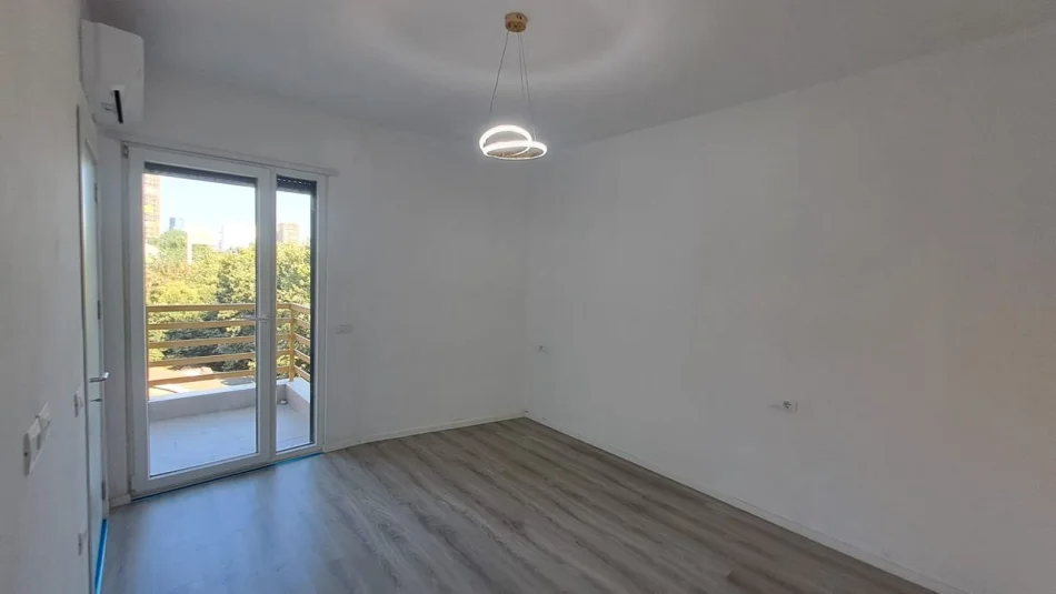 Tirane, jepet me qera apartament 1+1 Kati 3, 60 m² 500 € (Rruga Dritan Hoxha)