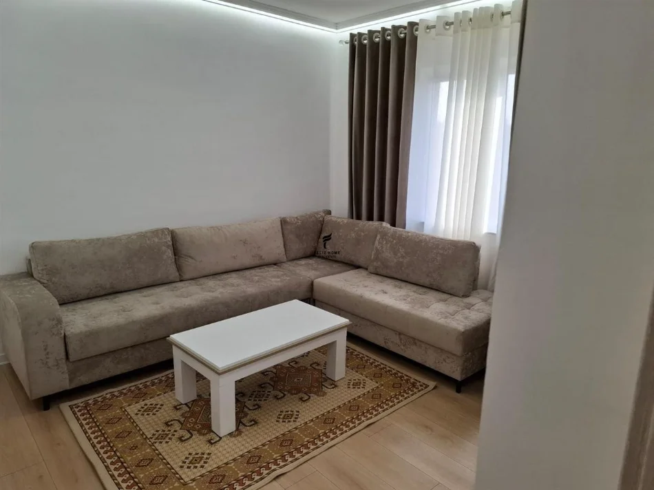 Tirane, jepet me qera apartament 1+1 Kati 3, 60 m² 550 € (STACIONI I TRENIT)