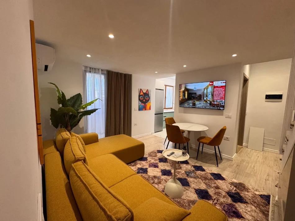 Tirane, jepet me qera apartament 1+1 Kati 3, 60 m² 650 € (RRUGA E DIBRES)