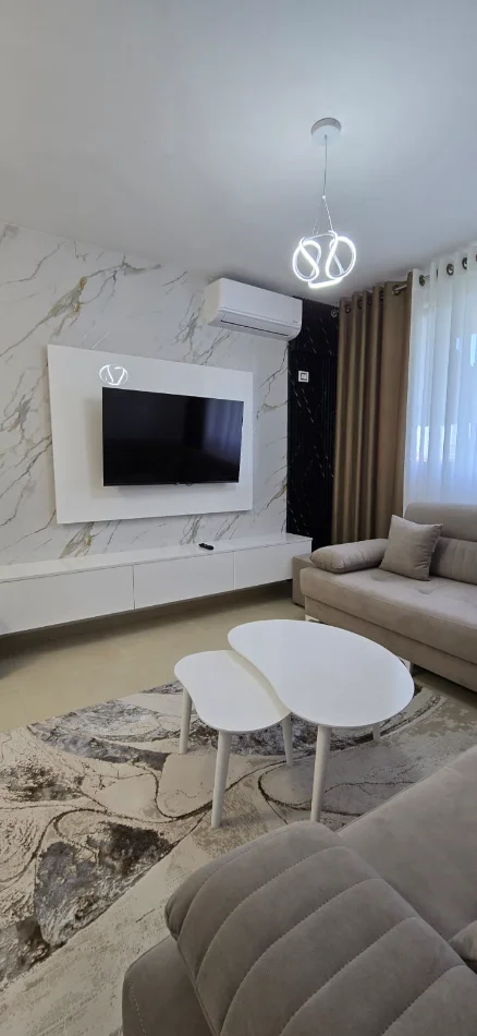 Tirane, jepet me qera apartament 1+1 Kati 3, 62 m² 350 € (Kompeksi tom doshi shkoze)