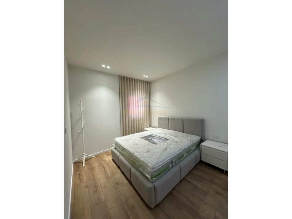 Tirane, jepet me qera apartament 1+1 Kati 3, 64 m² 600 € (Bulevardi i Ri)