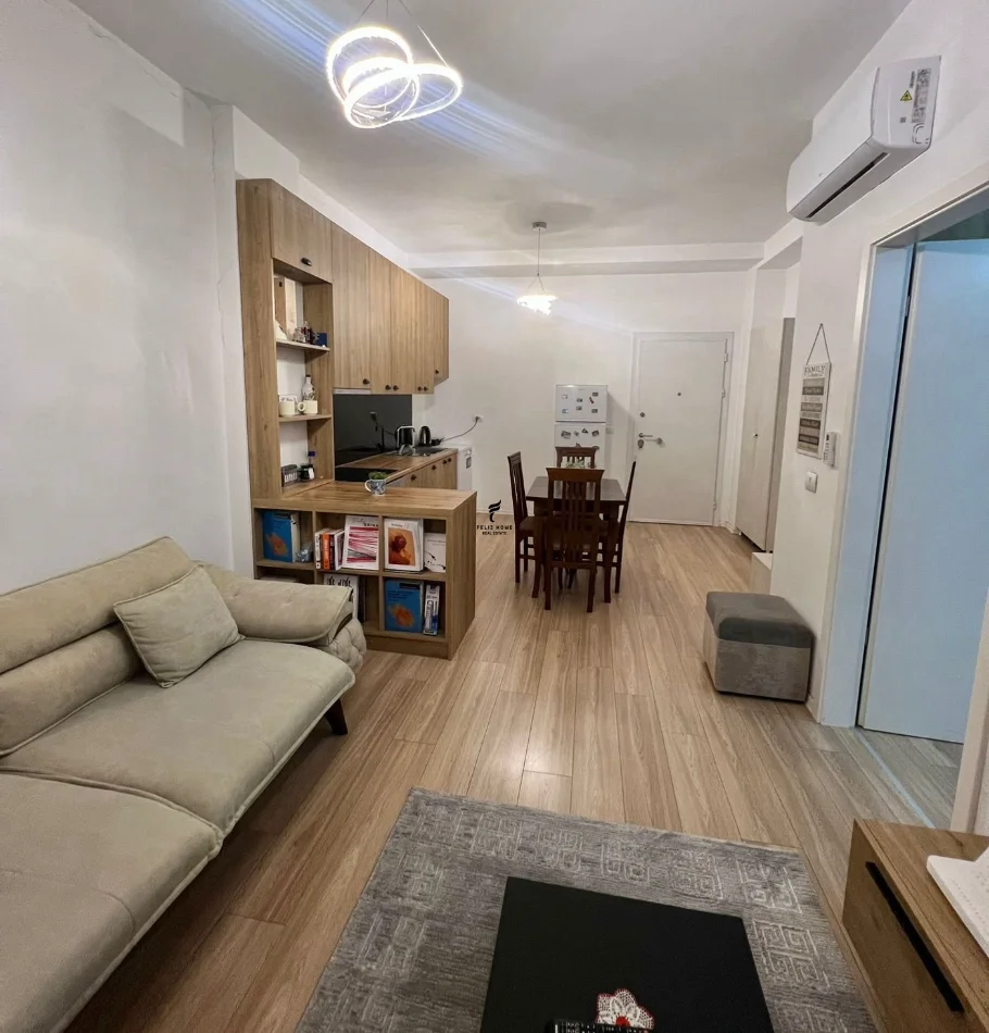 Tirane, jepet me qera apartament 1+1 Kati 3, 65 m² 450 € (JORDAN MISJA)