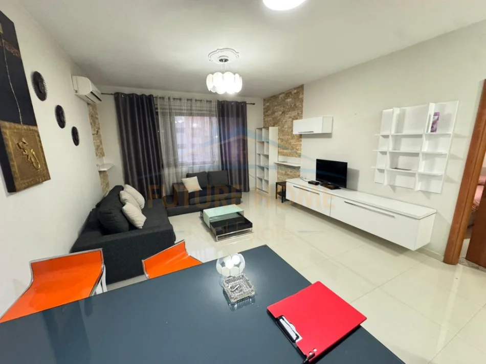 Tirane, jepet me qera apartament 1+1 Kati 3, 65 m² 498 € (Unaza e Re)