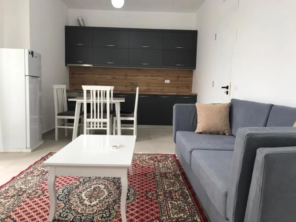 Tirane, jepet me qera apartament 1+1 Kati 3, 65 m² 560 € (QSUT)