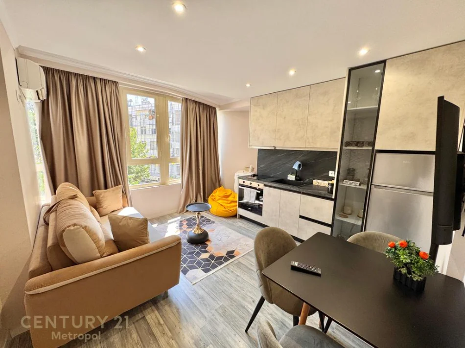 Tirane, jepet me qera apartament 1+1 Kati 3, 65 m² 800 € (9-kateshet)