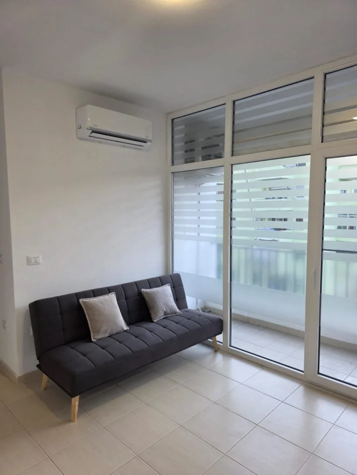 Tirane, jepet me qera apartament 1+1 Kati 3, 67 m² 440 € (Bulevardi I Ri)