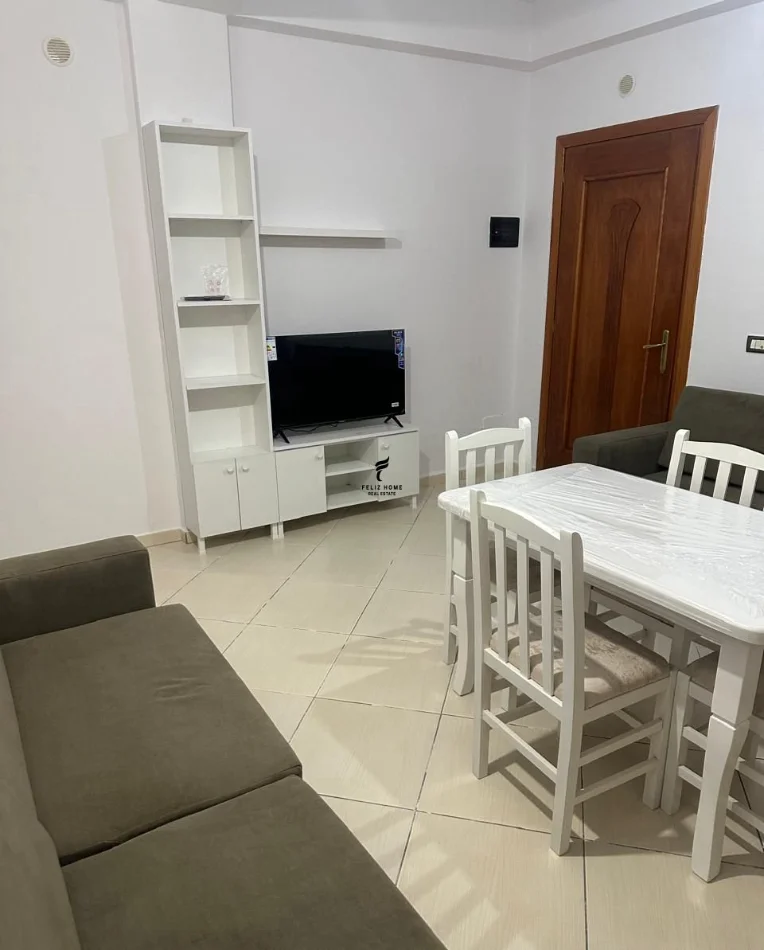 Tirane, jepet me qera apartament 1+1 Kati 3, 70 m² 350 € (TUFINE)