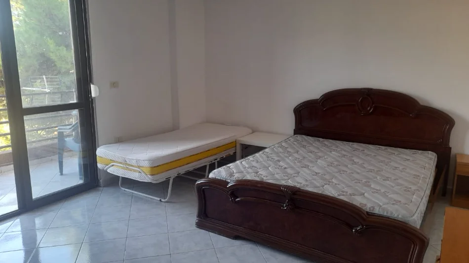 Tirane, jepet me qera apartament 1+1 Kati 3, 70 m² 420 €