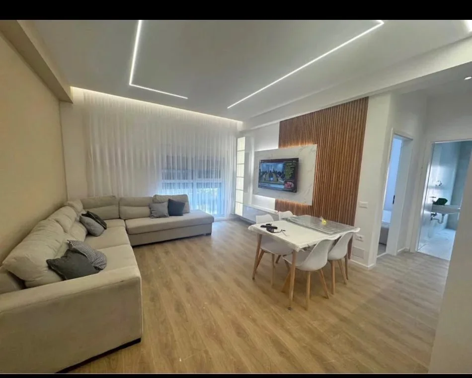 Tirane, jepet me qera apartament 1+1 Kati 3, 70 m² 500 € (Ali Dem)