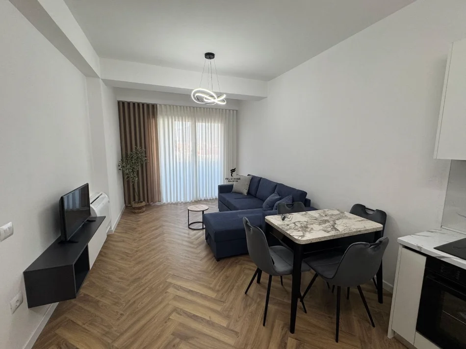 Tirane, jepet me qera apartament 1+1 Kati 3, 70 m² 550 € (YZBERISHT)