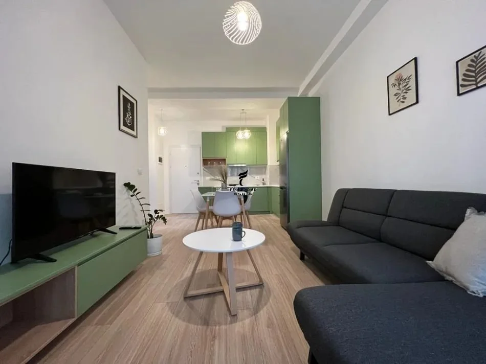 Tirane, jepet me qera apartament 1+1 Kati 3, 70 m² 700 € (RRUGA E KAVAJES)